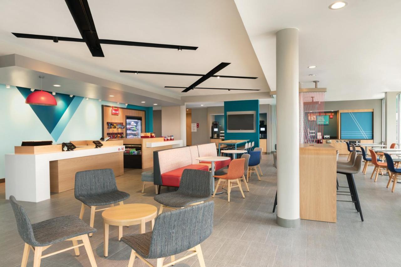 Avid Hotel-Midland Exterior photo